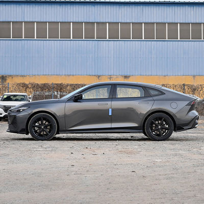Changan UNI-V IDD Plug In Hybrid Sedans 5 Seater Mileage 1100KM