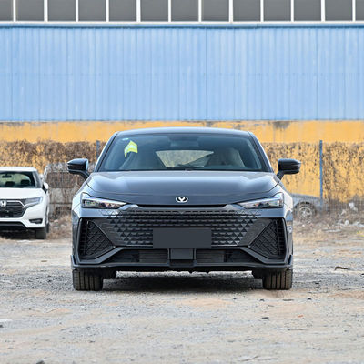 Changan UNI-V IDD Plug In Hybrid Sedans 5 Seater Mileage 1100KM