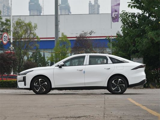 Geely Galaxy L6 Chinese Electric Sedan Plug In Hybrid Sedans 1370KM L2 Assisted Driving