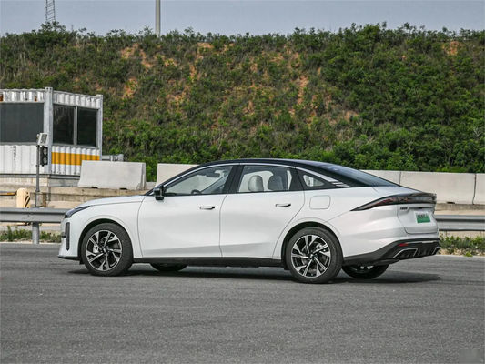 Geely Galaxy L6 Chinese Electric Sedan Plug In Hybrid Sedans 1370KM L2 Assisted Driving