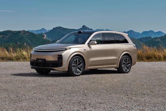LI XIANG L8 Auto Large Luxury PHEV SUV  6 Seater Pure Electric Range 1315 Kilometers