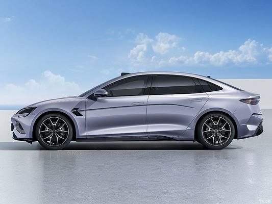 BYD 2025 Seal, a pure electric sedan with a range of up to 650km, a new intelligent driving system and the best value for money mid-sized electric sedan.