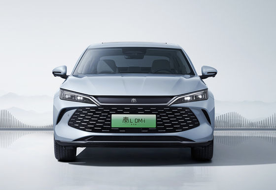 Luxury and Efficiency Chinese EV Cars 2.5-3.4 Hours Charging Time 225/55 R17 Tires Sleek Fastback Design